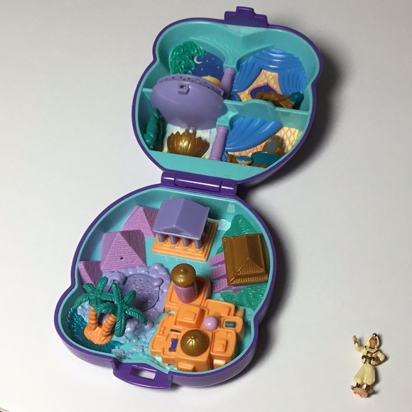 1995 Disney Blue Bird Polly Pocket Aladdin Compact with Aladdin figure - Picture 3 of 8